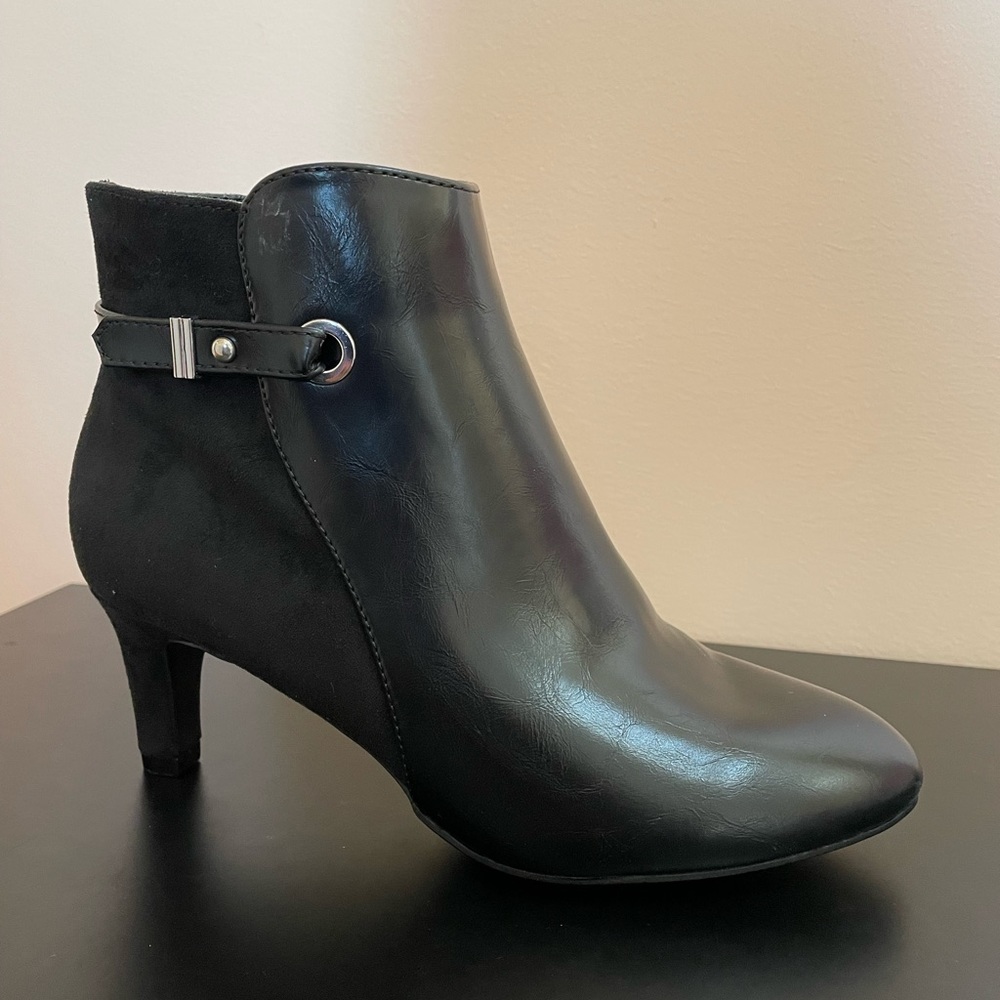 Brand new size 6M Impo Nancy Bootie with memory foam